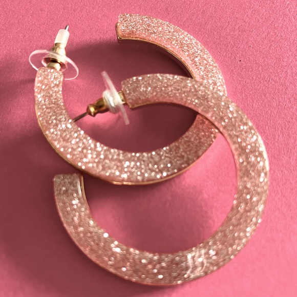 Women’s Hoop earrings, one side beautiful pinkish sparkle, other side gold. - Picture 7 of 16